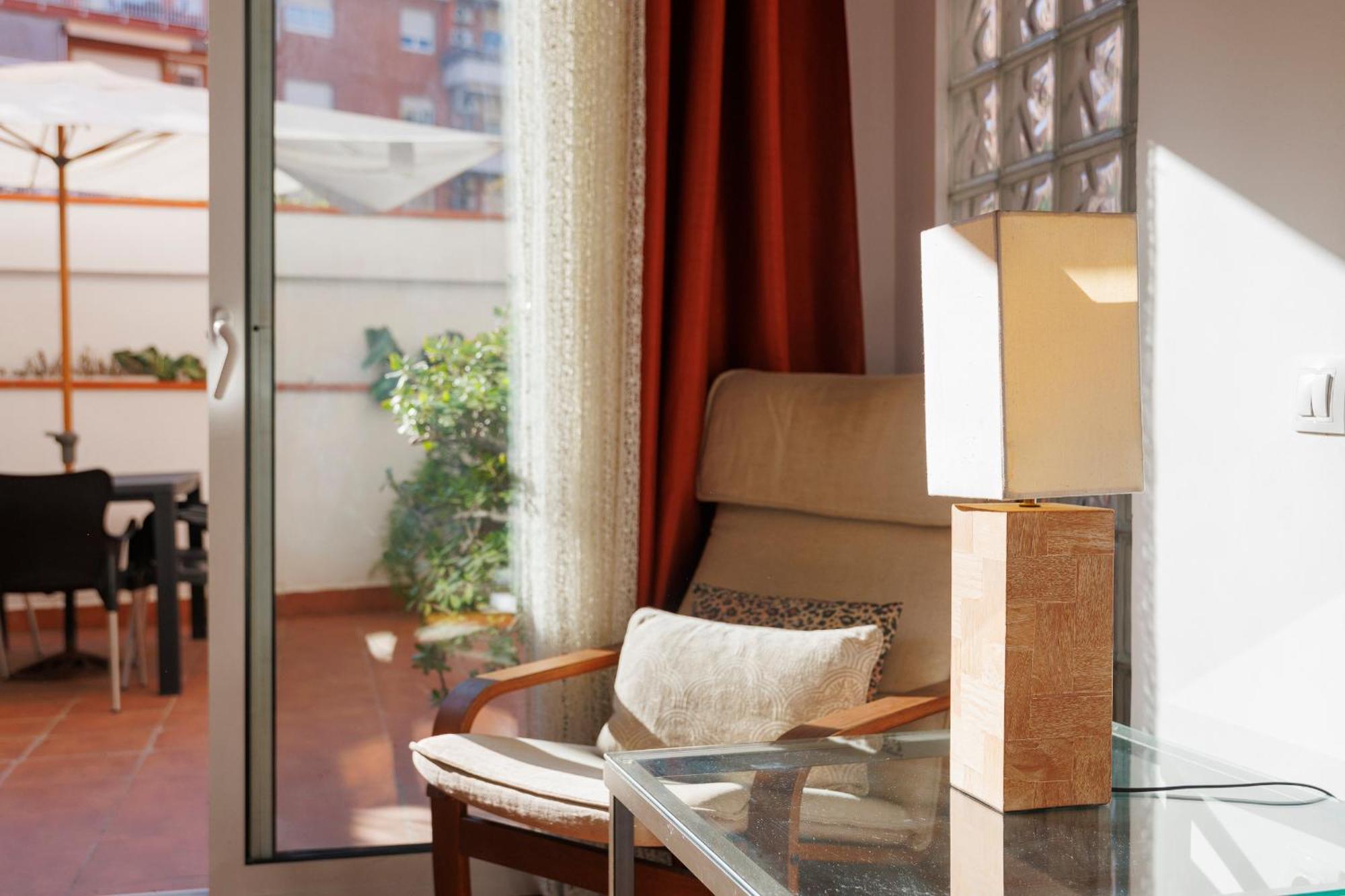 Aparteasy - Private Terrace, 3-Bedroom Apartment Барселона Экстерьер фото