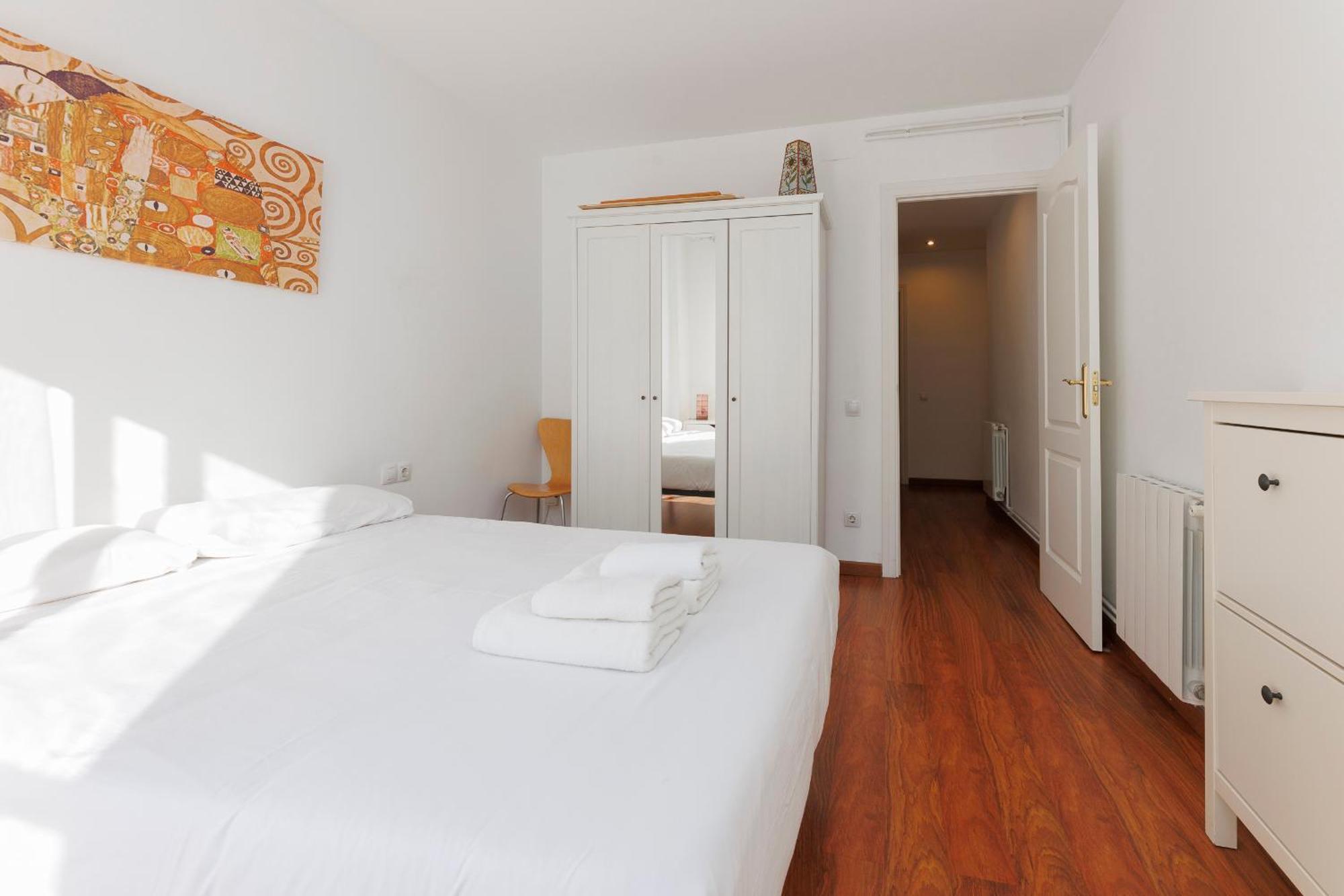 Aparteasy - Private Terrace, 3-Bedroom Apartment Барселона Экстерьер фото
